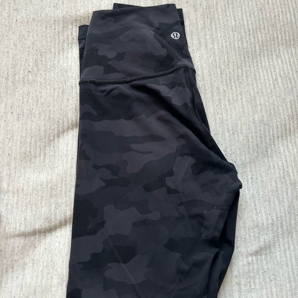 Lululemon Camo Leggings
High Rise
Size: 4